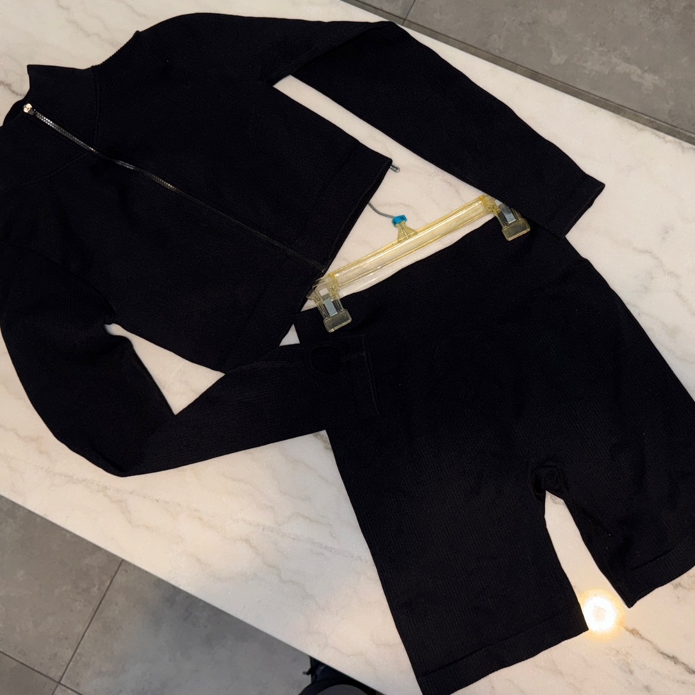 Sleek Black High-Waisted Ribbed Shortset